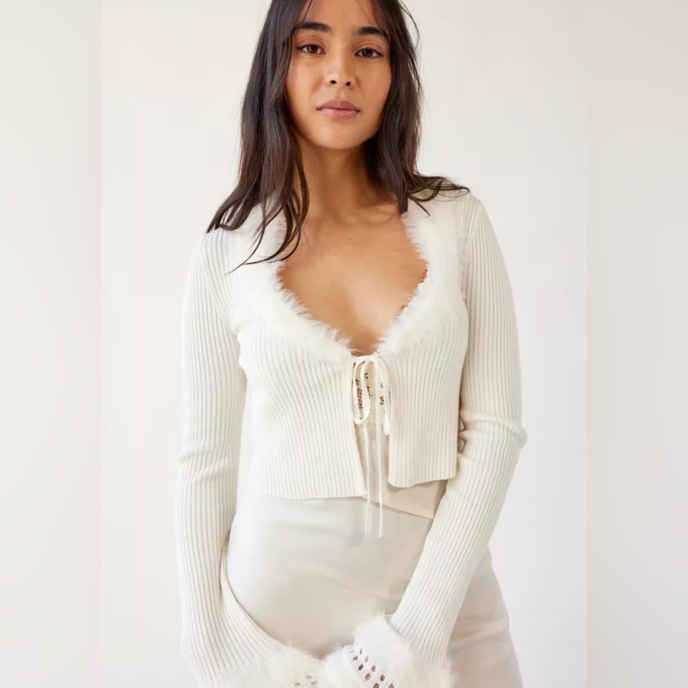 Urban Outfitters White Rosie Faux Fur Trim Cropped Cardigan XS